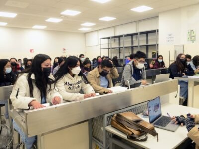 Cubrebocas en el regreso a clase de la UNAM